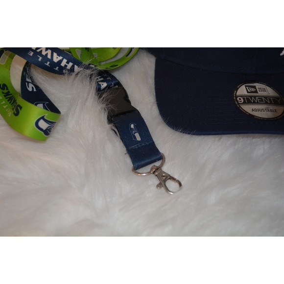Used 9Twenty Seahawks hat Adjustable Back & Used Seahawks Lanyard - Picture 7 of 7